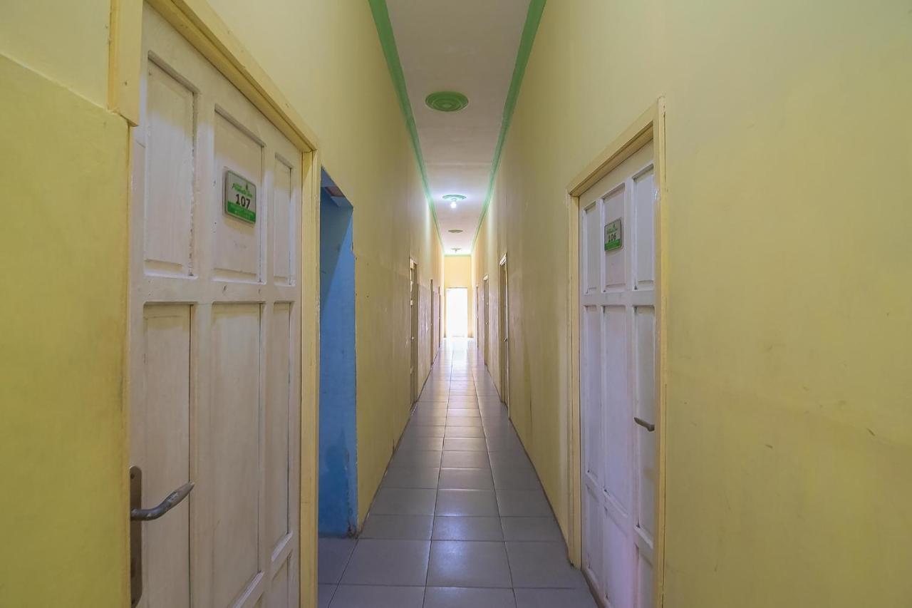 Hotel Reddoorz Syariah At Jalan Cilik Riwut Kapuas Kualakapuas Exterior foto