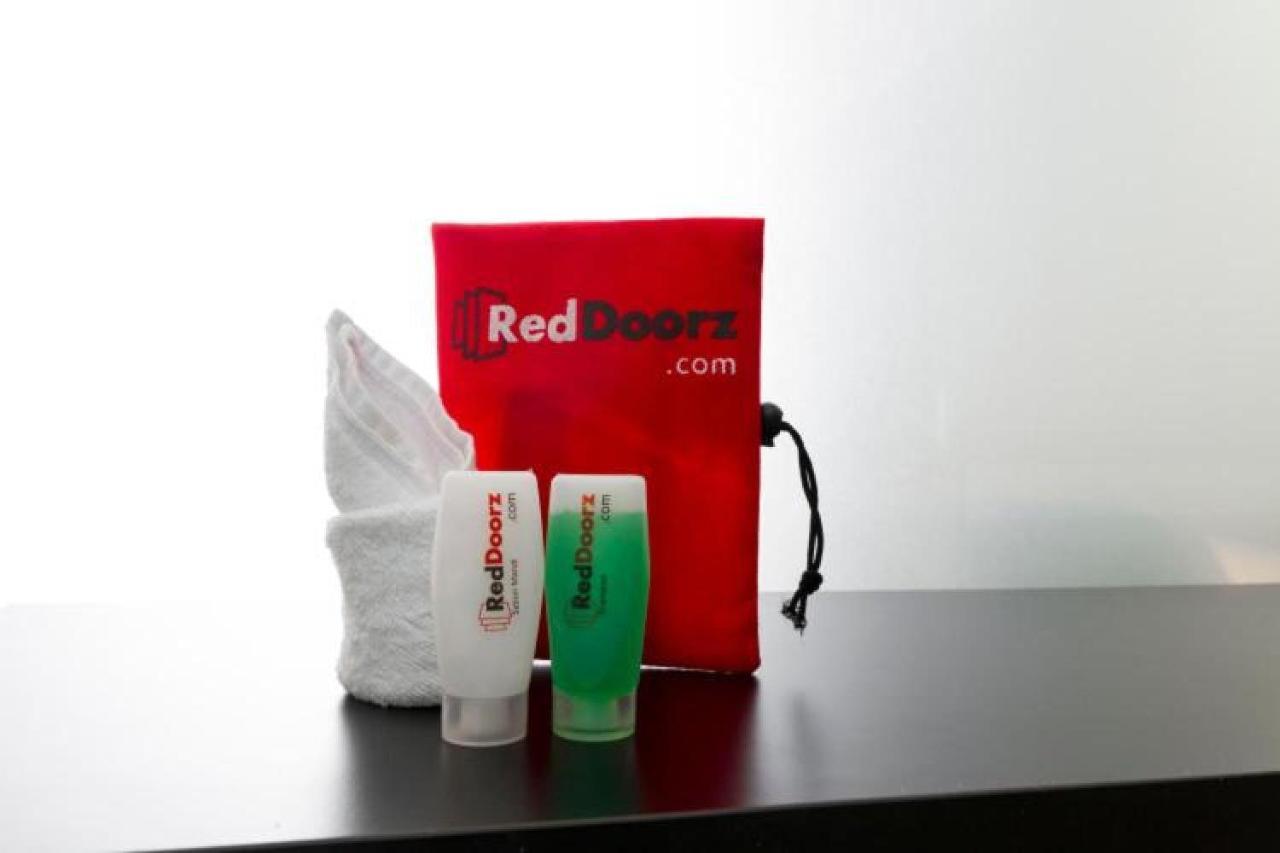 Hotel Reddoorz Syariah At Jalan Cilik Riwut Kapuas Kualakapuas Exterior foto