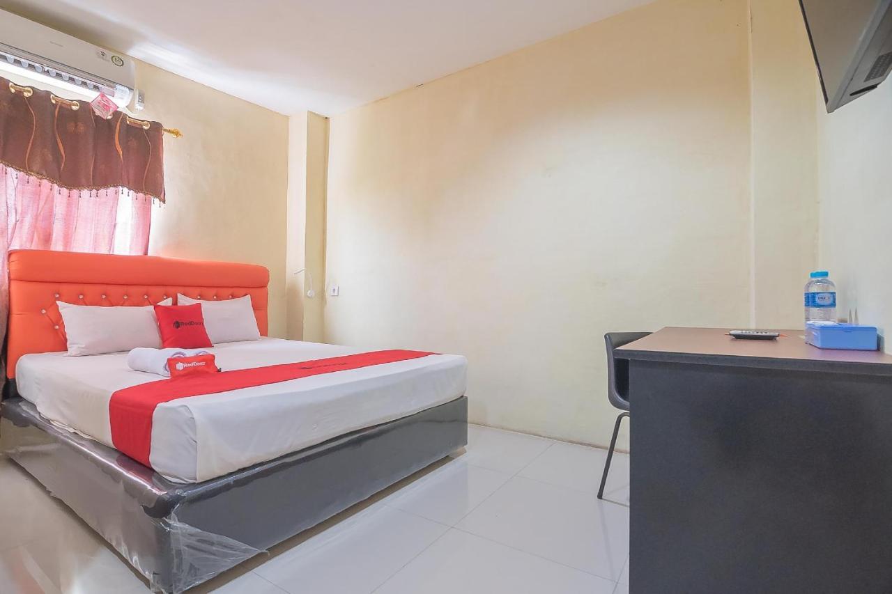 Hotel Reddoorz Syariah At Jalan Cilik Riwut Kapuas Kualakapuas Exterior foto